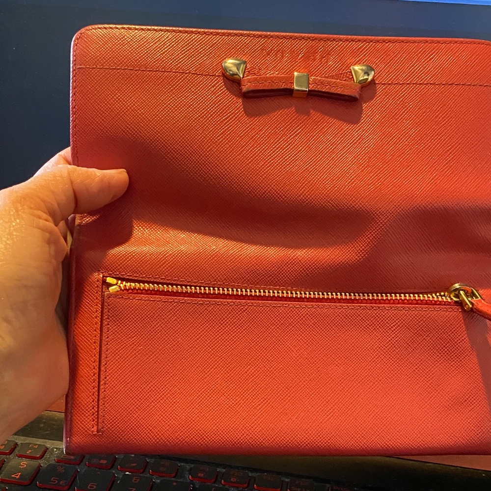 Prada Fushia pink , pre loved in fair condition Accent Wallet - Picture 2 of 8